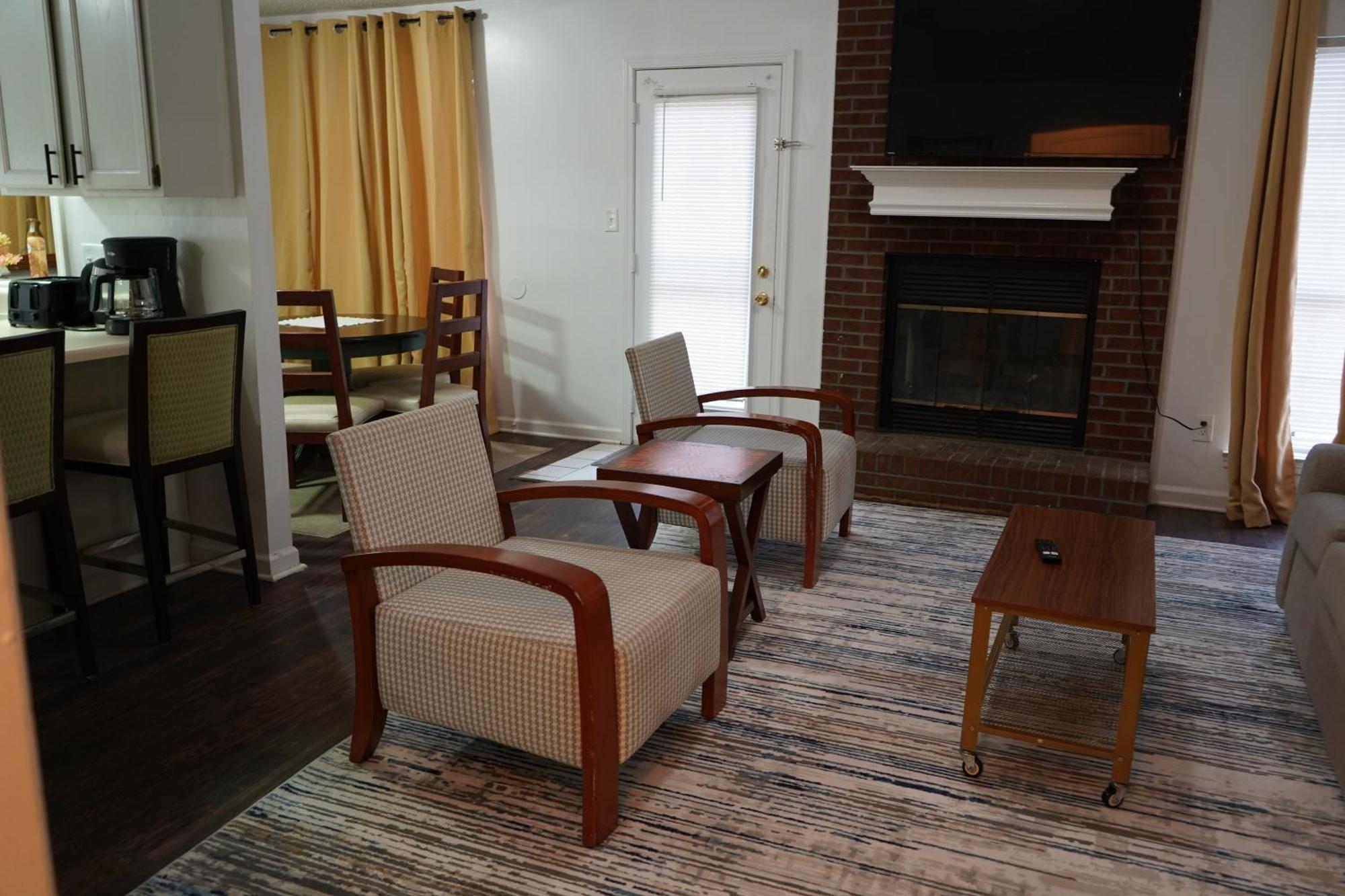 Holiday home Cozy Bartlett With Garage, Fenced Backyard Memphis